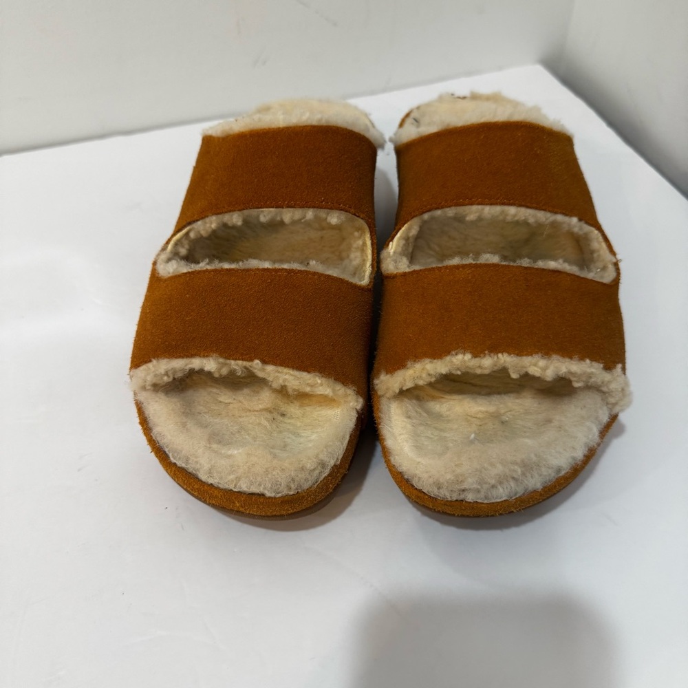 FitFlop Shuv Two-Bar Shearling Suede Slides Tan size 8